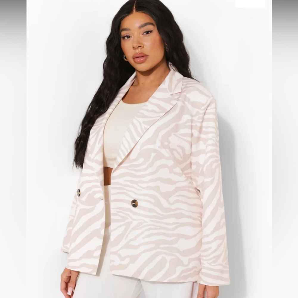 NWT Boohoo PLUS TONAL ZEBRA BLAZER size 22